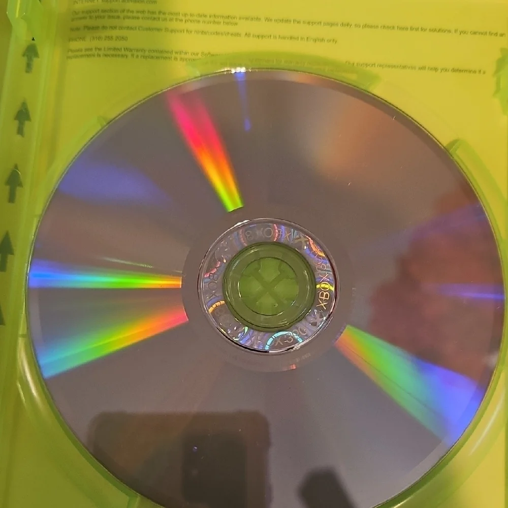 The Walking Dead: Survival Instinct for Xbox 360 - Green Case